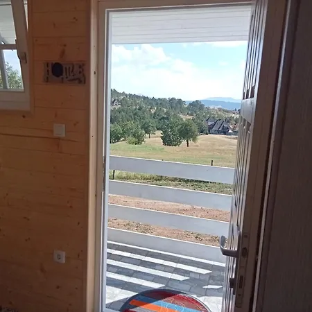 別荘 Vikendica Masa Blu Šljivovica